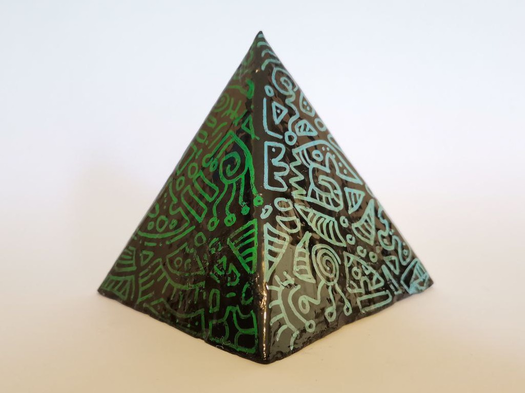 PIRAMIDE ELECTRONITE