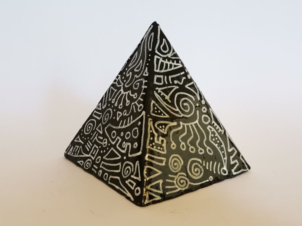 PIRAMIDE ELECTRONITE