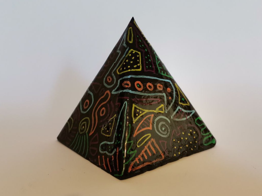 PIRAMIDE ELECTRONITE